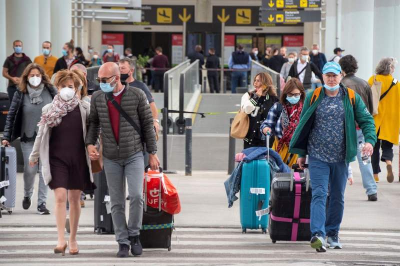 British Tourists Start To Arrive In Spain From Today WITHOUT A PCR Test