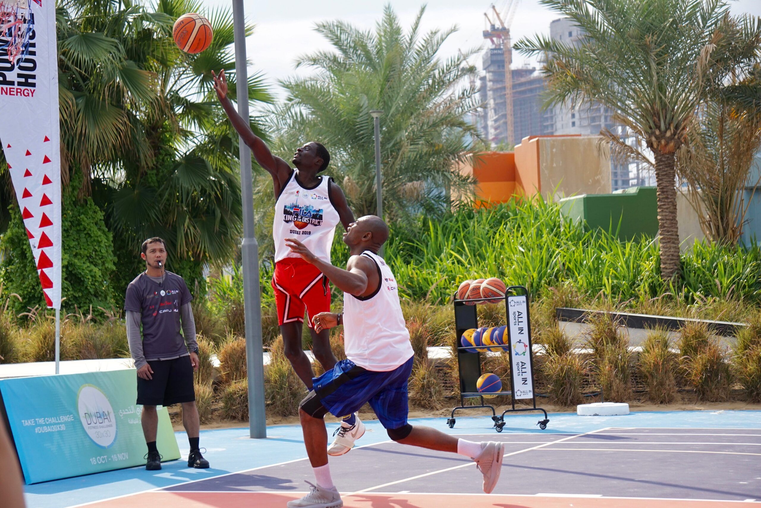 Vuelve el torneo de baloncesto Dubai King of the District scaled