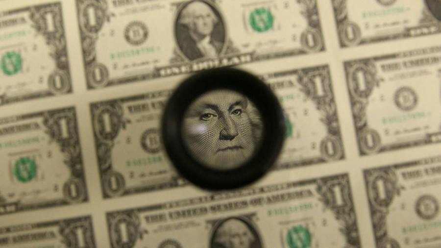 Los inversores se apresuran a guardar efectivo con la Fed