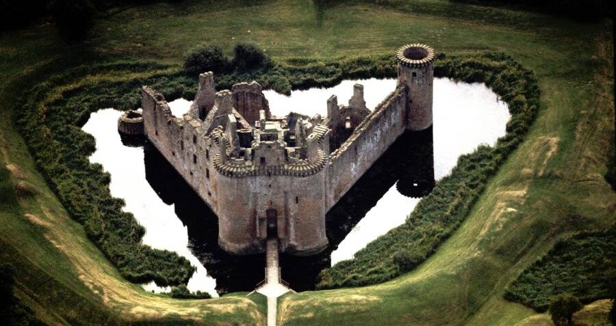 Los 800 anos de historia escocesa del castillo de Caerlaverock