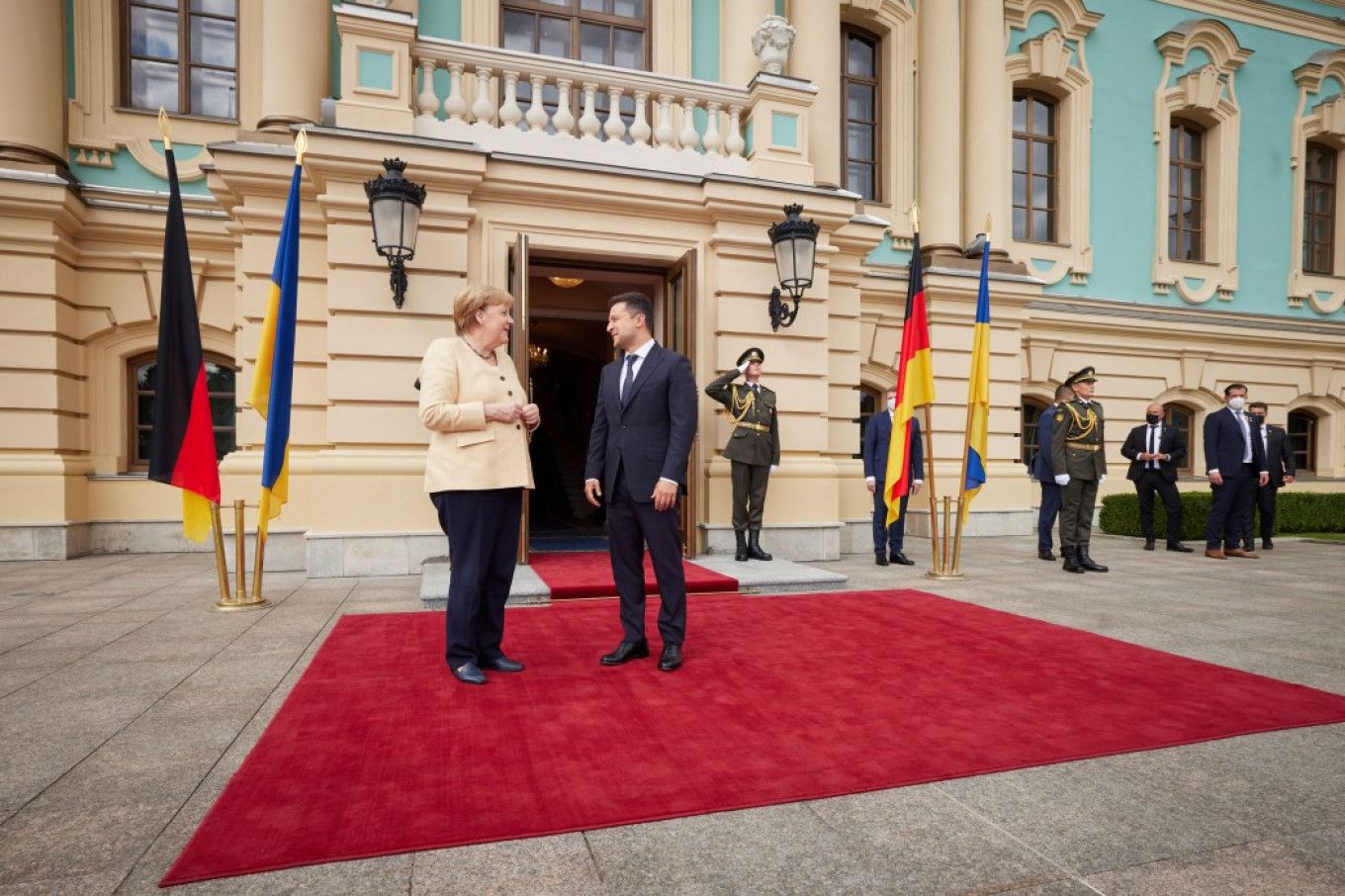 Merkel esta luchando para calmar a Ucrania en Nord Stream