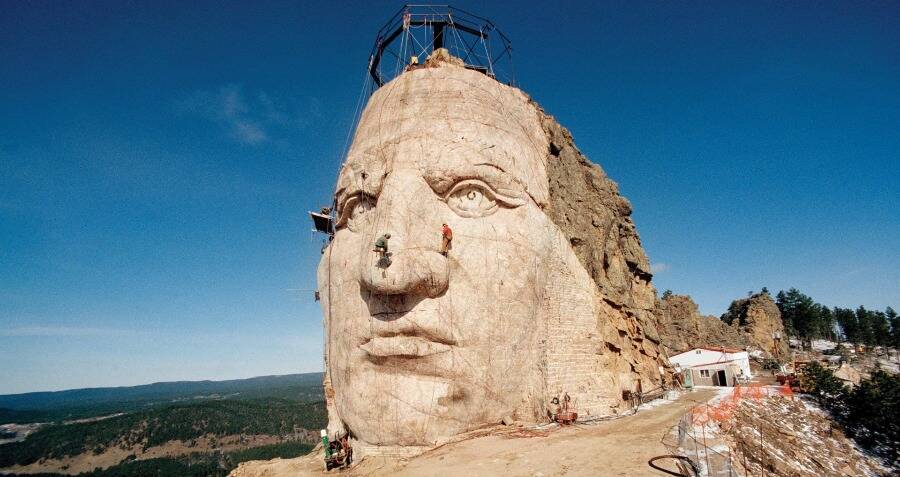 Por que el Crazy Horse Memorial esta inacabado despues de