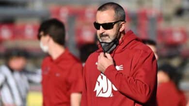 El estado de Washington despidió a Nick Rolovich por mandato de vacunación