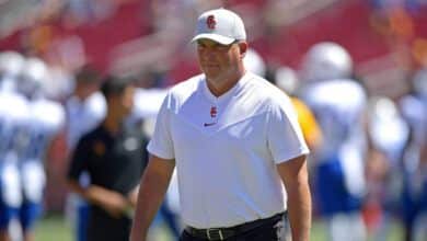 Informe: Georgia Southern podría interpretar a Clay Helton como HC.  ajustar