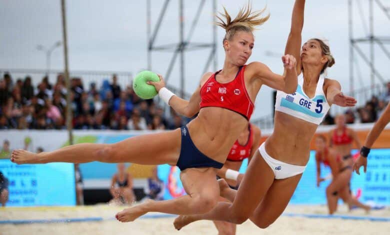 Las jugadoras de balonmano playa para mujeres pueden competir en