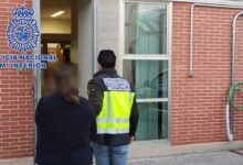 Cuidador robó joyas y retiró ilegalmente dinero en efectivo de una anciana en la región de Murcia de España