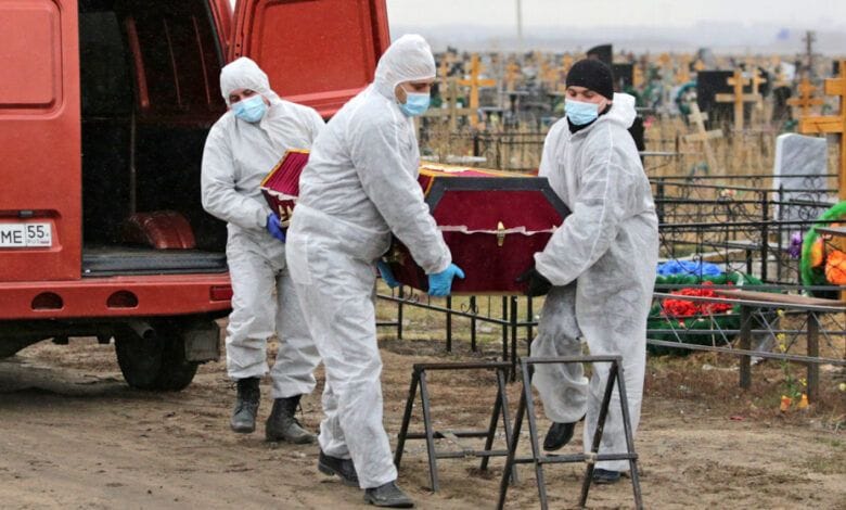 El exceso de muertos en Rusia alcanza los 930.000 1 El exceso de muertos en Rusia alcanza los 930000