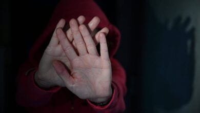 Hombre "muy celoso" encerró a su novia antes de ir a trabajar a Pontevedra, España