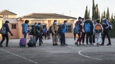 Muchos padres tienen a sus hijos en casa por el