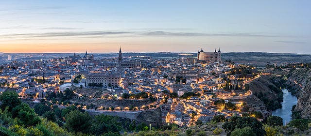Puesta del sol de la tarde de Toledo España