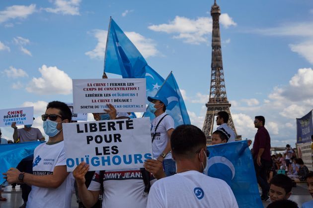 El 16 de abril de 2020, miembros de la comunidad uigur se manifestaron para condenar...