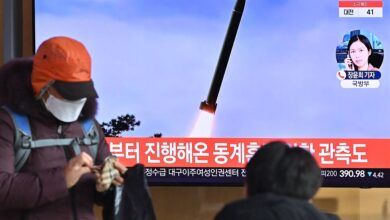 Corea del Norte dispara 2 misiles balisticos tras arremeter contra