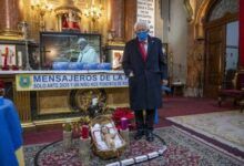 Padre de Ángeles regala 60 smartphones a sin recursos en Madrid