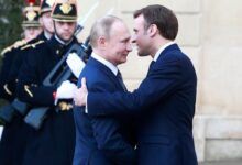 Emmanuel Macron y Vladimir Poutine, aquí