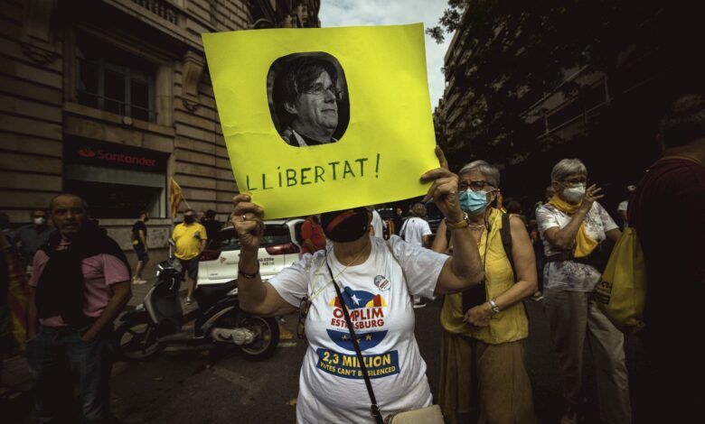 ULTIMO Tribunal italiano libera al exdirigente Carles Puigdemont pero le