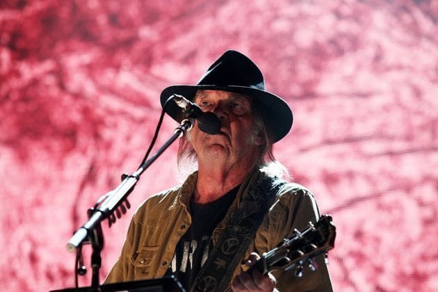 Neil Young en un concierto en Chicago el 19 de septiembre