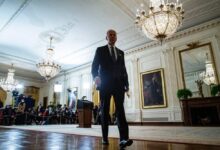 En crisis de Ucrania, Biden intenta mostrar su valentía