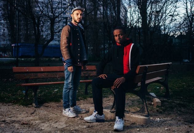 Laurent Cantet trae de vuelta los eventos de Mehdi Meklat con 'Arthur Rambo' 1 Mehdi Meklat (izquierda) posa junto a Badroudine Said Abdallah en Saint Denis...
