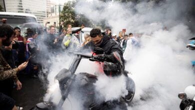 Nueva Zelanda lanza 'Macarena' para expulsar a los manifestantes 4 Nueva Zelanda lanza Macarena para expulsar a los manifestantes