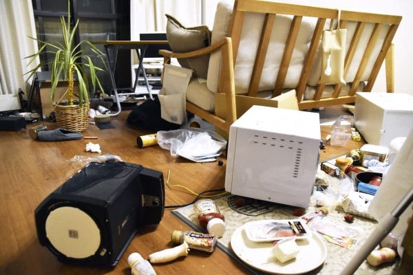 Cleanup Begins After Quake Shakes North Japan, Killing 4