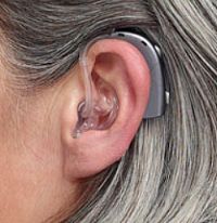 Audífonos con moldes detrás de las orejas