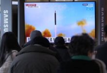 Corea del Norte dispara múltiples lanzacohetes