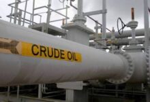 El petróleo sube, los inventarios aumentan año tras año a medida que EE. UU. prohíbe las importaciones de crudo ruso