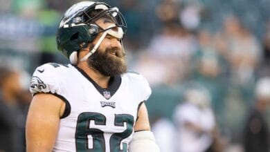 El pívot de los Eagles, Kelche, no se retirará 2 Kelce