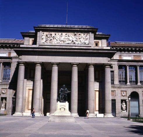 La fachada principal del Museo del Prado, obra de Juan de Villanueva.