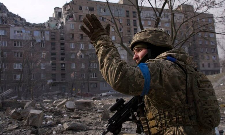 Rusia advierte sobre un "desastre" humanitario, Ucrania se niega a entregar Mariupol