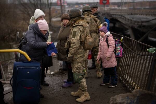 Tropas rusas toman puerto clave de Ucrania y presionan a