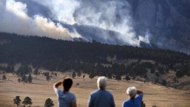 La fuerza de incendios forestales de Colorado ordena la evacuación de 19,000 personas