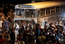 Sri Lanka impone toque de queda después de que las protestas por la crisis económica se tornen violentas