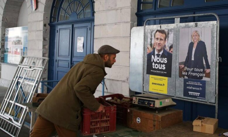Macron a Le Pen: Francia vota en tensa segunda vuelta presidencial