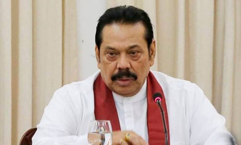 El rebelde primer ministro de Sri Lanka, Mahinda Rajapaksa, dice que no renunciará; también encabezará cualquier gobierno interino