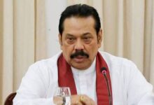 El ex dictador de Sri Lanka Mahinda Rajapaksa hace su primera aparición en el Parlamento desde que renunció como primer ministro