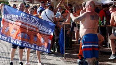 1653664126 EN FOTOS Los fanaticos de los Rangers se agolpan en
