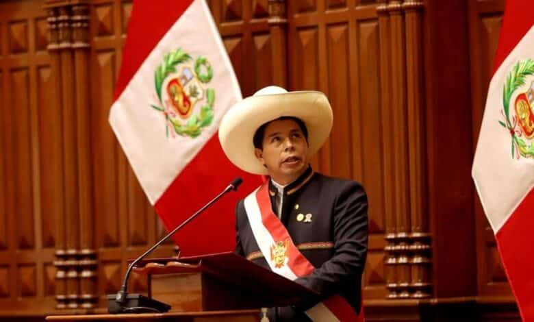 El partido gobernante de Perú recurre a Castillo; pide que el presidente renuncie en 2023