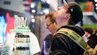 Las tiendas de cigarrillos electronicos cerraran en Espana dentro de