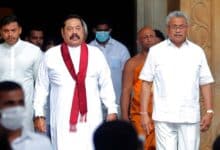 Legisladores: el presidente de Sri Lanka acepta destituir a su hermano como primer ministro