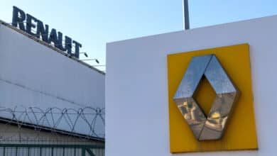 Rusia nacionaliza la planta de Renault y revive los autos