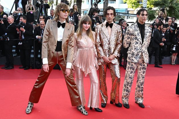 En el Festival de Cine de Cannes, Måneskin deslumbró en la alfombra roja