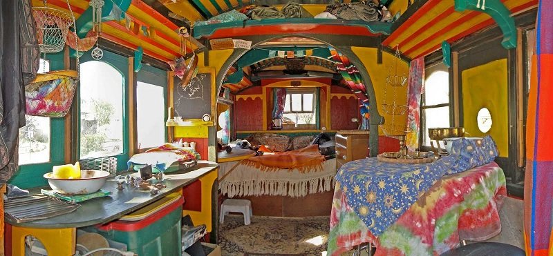 Vista interior de la caravana
