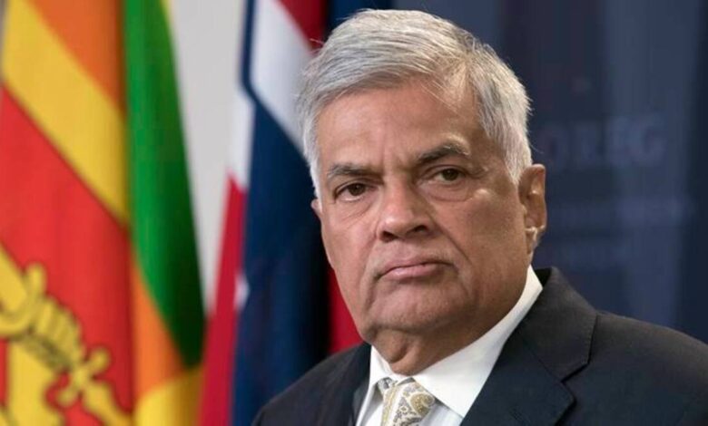 Sri Lanka contiene la respiración mientras el nuevo primer ministro lucha por salvar la economía