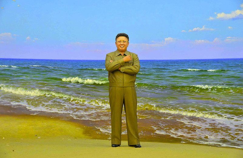 Estatua de yeso Kim Jong II