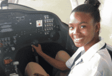 Un avión fabricado por adolescentes sudafricanos vuela de El Cabo a El Cairo