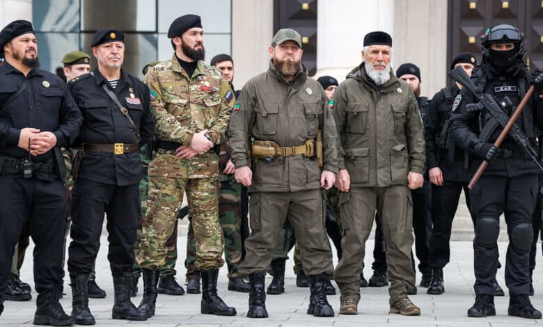 Autoridades chechenas utilizan amenazas y chantajes para reclutar soldados para