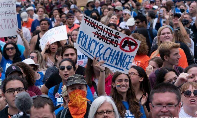 'Esta vez es diferente': Decenas de miles protestan contra la violencia armada en EE.UU.