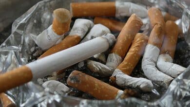 UN BUTT TIME: Los cigarrillos no solo envenenan a los fumadores, también envenenan el medio ambiente 1 UN BUTT TIME Los cigarrillos no solo envenenan a los