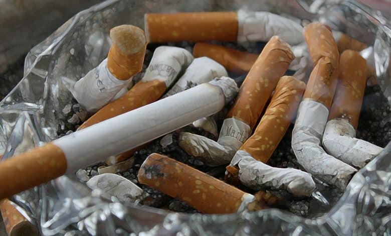UN BUTT TIME Los cigarrillos no solo envenenan a los